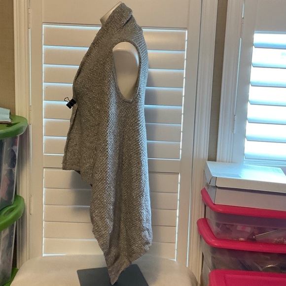 Old Navy Women's Gray Open Front Poncho - Picture 4 of 5